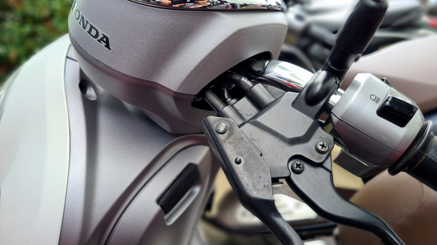 motor matic, combi brake, Combi Brake System (CBS), motor matic Honda, cara mematikan combi brake system, Cara Mematikan Combi Brake System di Motor Matic Honda, Simak Triknya