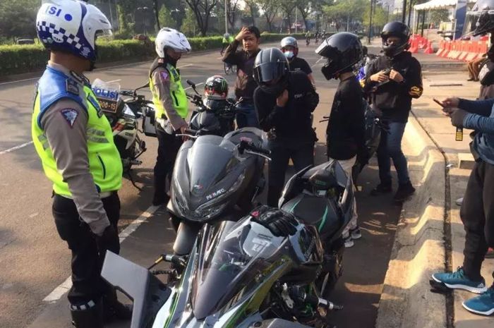 operasi zebra, razia polisi, balap liar, Polisi Sita Kendaraan, Kendaraan Disita Polisi, Daftar Pelanggaran Fatal Saat Operasi Zebra 2025, Motor Langsung Disita Polisi