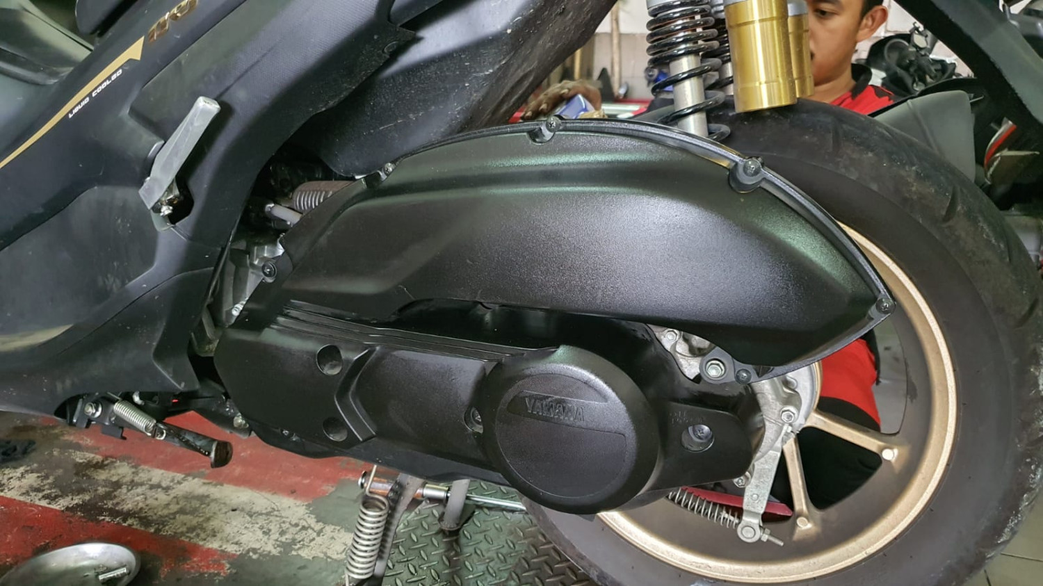 hujan, motor matic, cvt motor matic, cara cegah cvt motor matic kemasukan air, CVT Motor Matic Bisa Bebas Berisik Modal Seribu Saat Hujan Terus