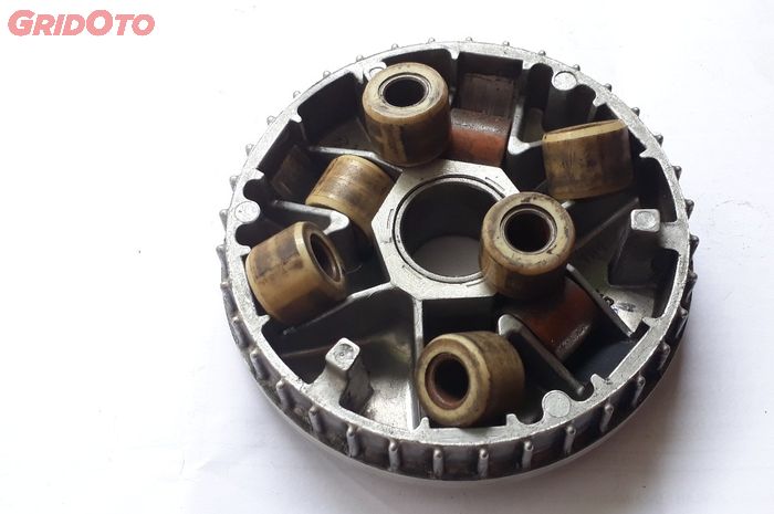 motor matic, penyebab cvt gredek, motor matic gredek, cvt motor matic, penyebab motor matic gredek, cvt motor matic gredek, Ternyata Roller Juga Bisa Bikin CVT Motor Matic Gredek, Simak Sebabnya