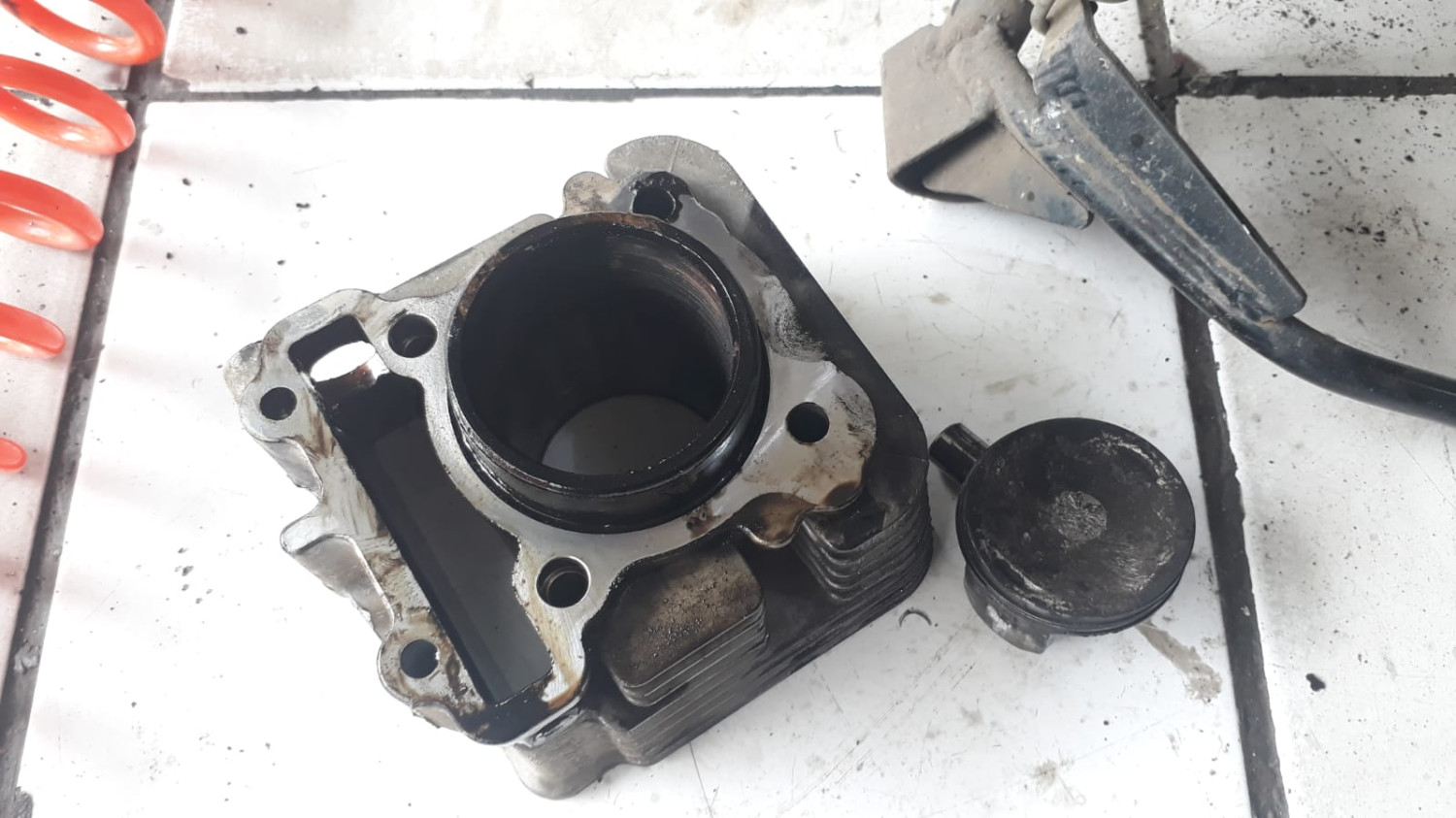 mesin motor, motor bekas, Mesin Motor Jebol, penyebab mesin jebol, penyebab mesin motor jebol, Dua Penyebab Mesin Motor Bekas Bisa Jebol, Salah Satunya Sepele