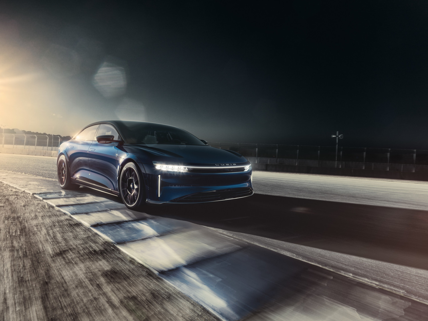 mobil baru, mobil listrik, Ferrari, Lucid Air Sapphire, ferrari luce, Perbandingan Tenaga Super Sedan EV, Ferrari Luce VS Lucid Air Sapphire