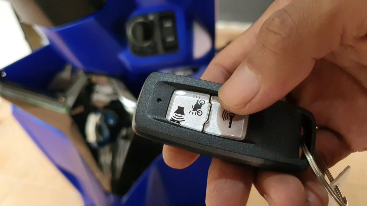 motor bekas, remote keyless, Baterai Remote Keyless, baterai remote keyless habis, ciri baterai remote keyless mau habis, Jangan Sampai Mogok Gaes, Ini Ciri Baterai Remote Keyless Motor Bekas Mau Habis