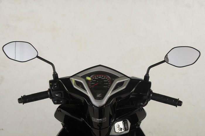 spion motor, motor bekas, jamur spion, cara bersihkan jamur di dinding, cara bersihkan jamur spion, cara bersihkan jamur spion motor, Inilah Dua Cara Hilangkan Jamur di Spion Motor Bekas Pasca Lebaran