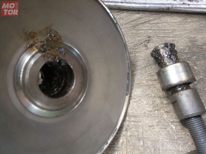 motor matic, pulley belakang, Bearing Pulley Belakang CVT, ciri bearing pulley belakang cvt minta ganti, bearing pulley, Ini Ciri-ciri Bearing Pulley Belakang Motor Matic Minta Ganti