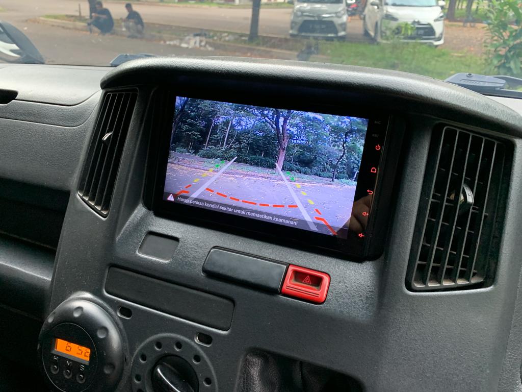 kamera mundur, head unit, kamera parkir, head unit mobil, Kesalahan Pemasangan Kamera Mundur, Efek Pasang Kamera Mundur Asal-asalan, Head Unit Mobil Bisa Terancam