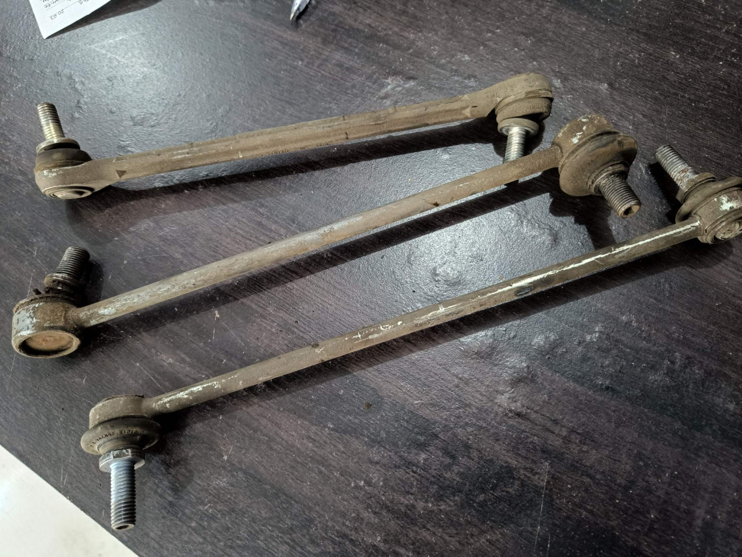 rusak, Kaki-kaki, body roll, link stabilizer, limbung, Teflon Anti Lengket, Link Stabilizer Kaki-kaki Mobil Mengalami Rusak Bisa Dirasakan Begini