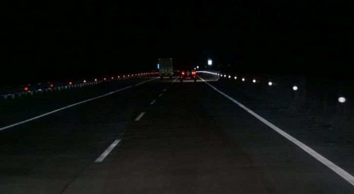 mengemudi malam hari, nataru, libur nataru, mudik Nataru, Persiapan Mudik Nataru, Begini Cara Kurangi Kantuk Saat Mengemudi di Malam Hari