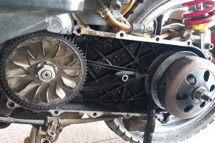 motor matic, Dampak V-Belt Putus, bahaya v-belt motor matik putus, v-belt motor matic, risiko v-belt putus, Sudah Tahu Belum, Ini Dampaknya Jika V-Belt Motor Matic Tiba-tiba Putus