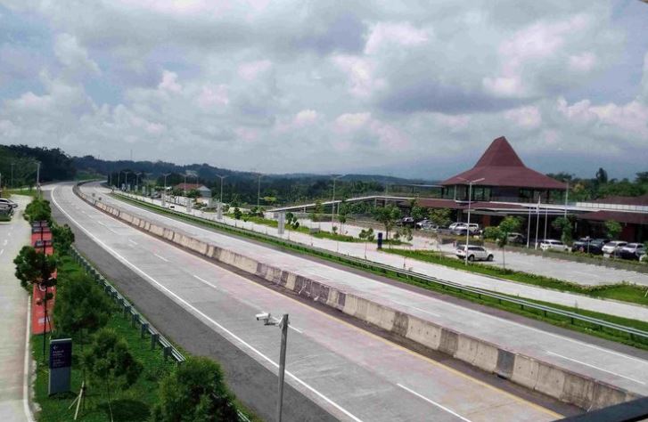 jalan tol, libur akhir tahun, nataru, pembatasan truk barang, Jalan Bebas Truk, Mulai Tanggal Segini, Banyak Jalan Tol Bakal Steril Dari Truk Barang