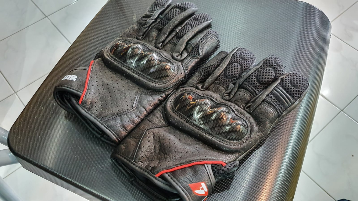 sarung tangan, touring, glove, HER WHEELS, Jangan Cuma Lucu, Ini Jenis Sarung Tangan Yang Aman Buat Ladies Bikers