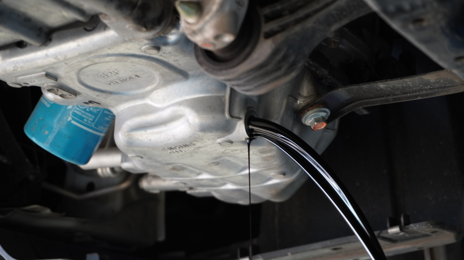 mobil, mesin, kotor, kasar, filter, Mesin Mobil Terasa Kasar Bisa Jadi Oli Sudah Tidak Optimal Lagi