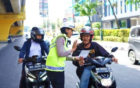 tilang, tilang elektronik, tilang kendaraan, tilang manual, Tilang Manual Jalan Lagi Meski Porsinya Cuma 5 Persen, Ini Target Utamanya