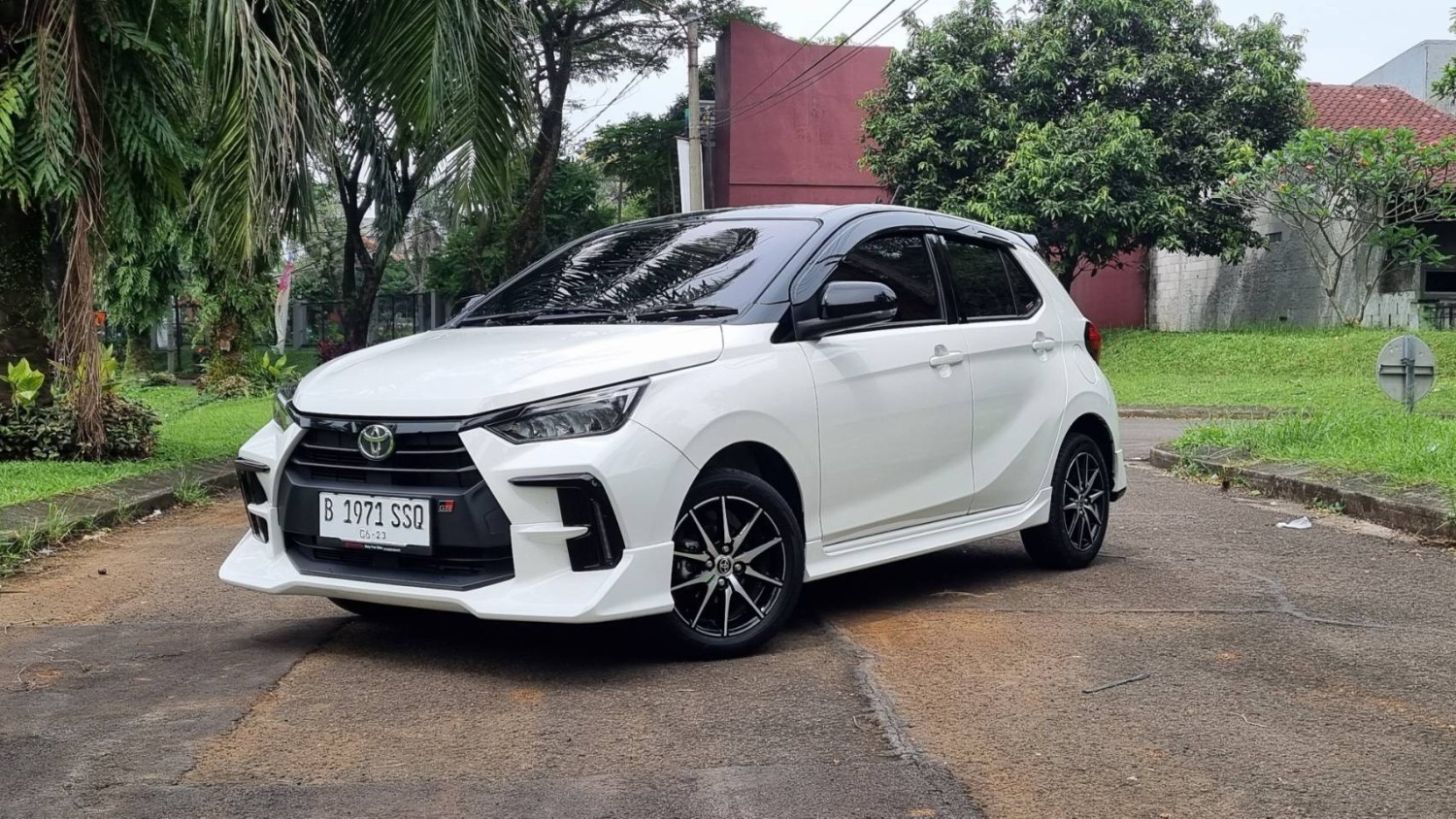 toyota, mobil baru, toyota agya, compact hatchback, GridOto Award 2025, Asyik dan Irit, Toyota Agya Juara Compact Hatchback GridOto Award 2025