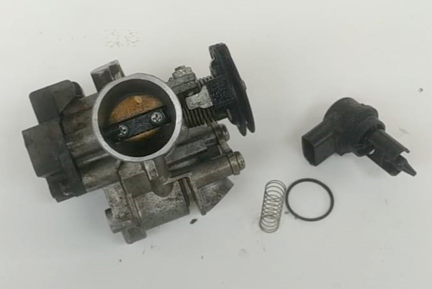 motor bekas, motor bekas yamaha, penyebab langsam mesin tidak stabil, penyebab langsam mesin naik turun, penyebab langsam mesin motor naik turun, Inilah Part Yang Harus Diganti Saat Langsam Motor Bekas Yamaha Gak Stabil