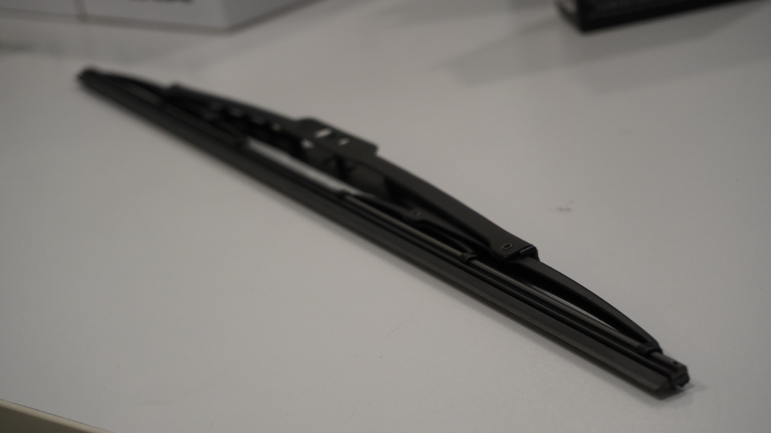 mobil, wiper, wiper mobil, karet wiper, Wiper bermasalah, ganti wiper, Kapan Waktu Ideal Ganti Karet Wiper Mobil? Ini Jadwal Rekomendasinya