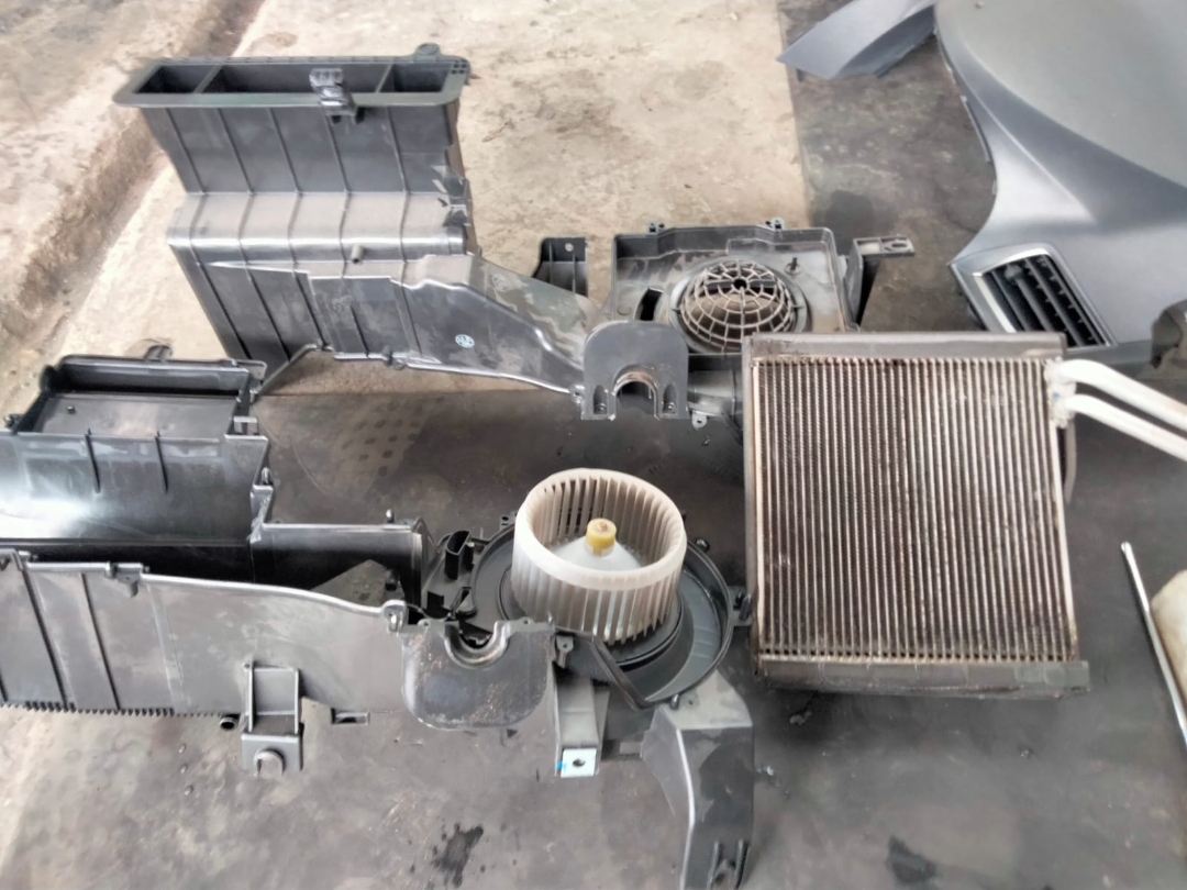 Servis, biaya, freon, ac mobil, suzuki ertiga, evaporator, Adijaya, Ternyata Segini Biaya Servis AC Suzuki Ertiga di Bengkel Spesialis,