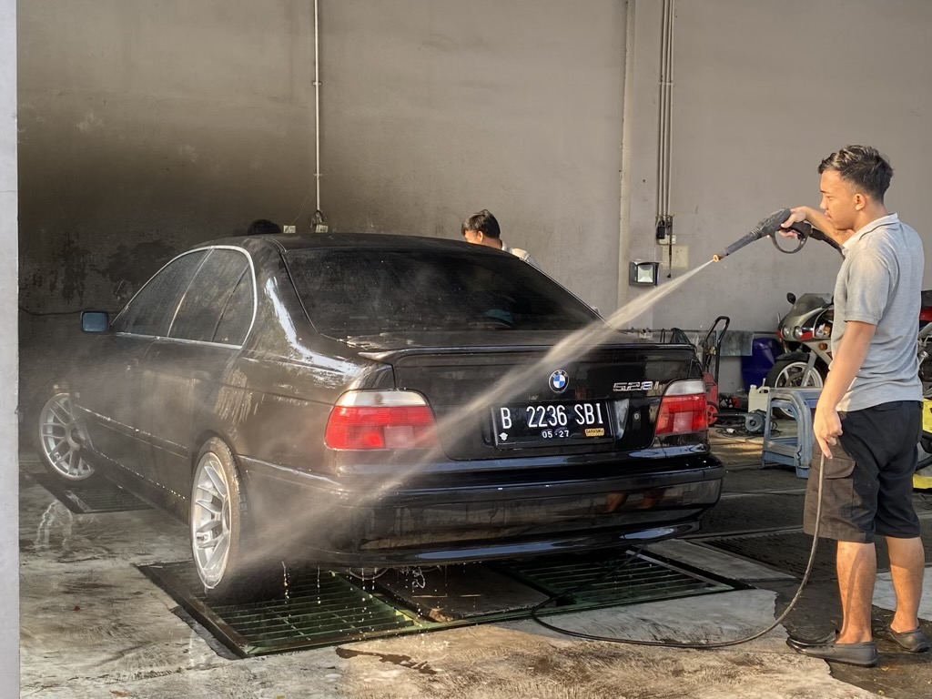 mobil bekas, defogger, cara merawat defogger, defogger kaca belakang, defogger belakang, defogger depan, Begini Trik Perawatan Defogger Kaca Belakang Mobil Bekas, Gak Boleh Asal