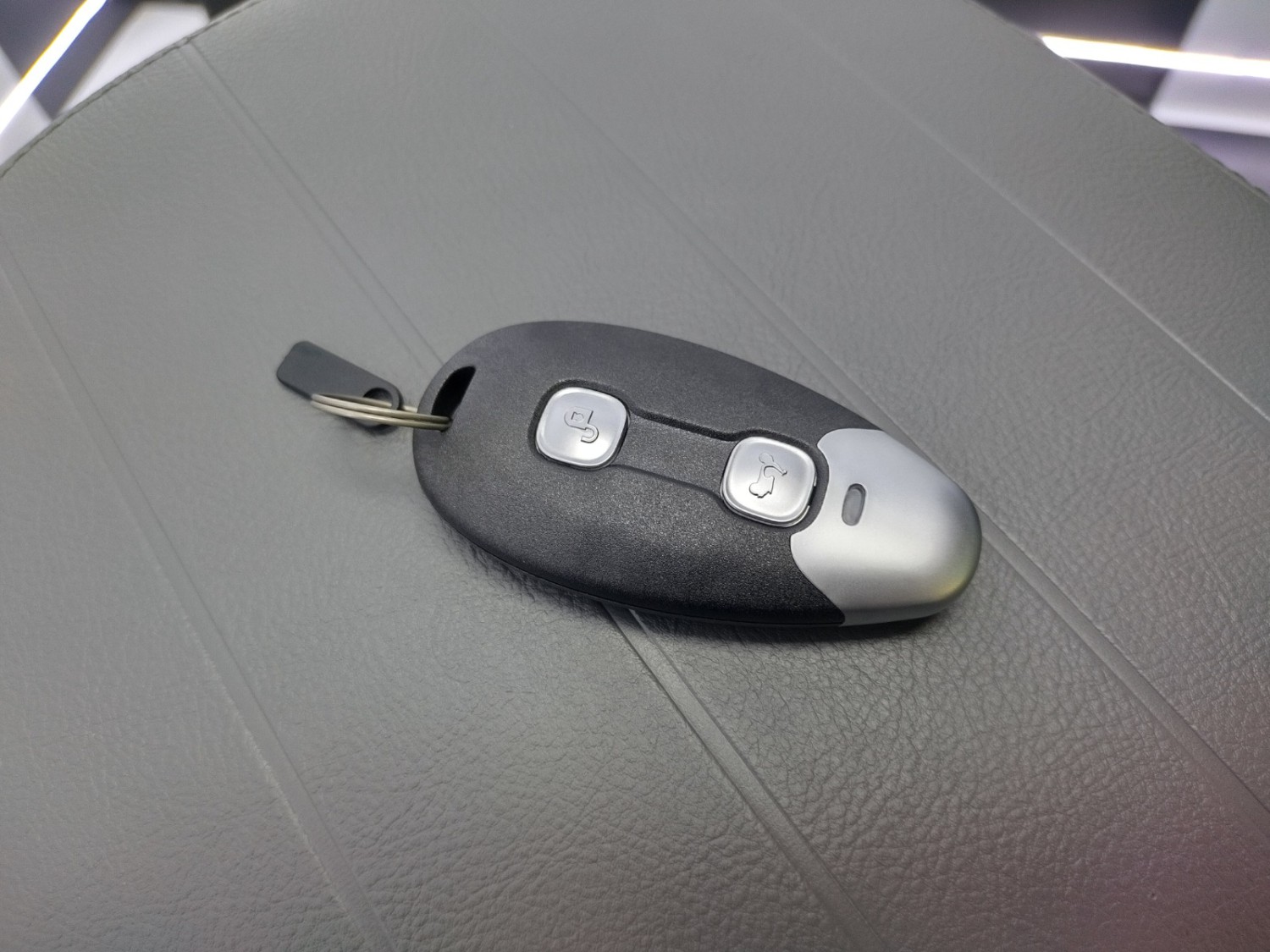 vespa, remote keyless, vespa matic, Remote Keyless Vespa Matic Bisa Digunakan Saat Baterai Habis, Begini Caranya