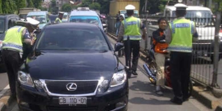Pelat CD, Operasi Zebra 2025, Pelat Nomor CD, Pelat Korps Diplomatik, Pelat Corps Diplomatique, Diburu Saat Operasi Zebra Jaya 2025 di Jakarta, Inilah Pengguna Sah Dari Pelat Nomor CD