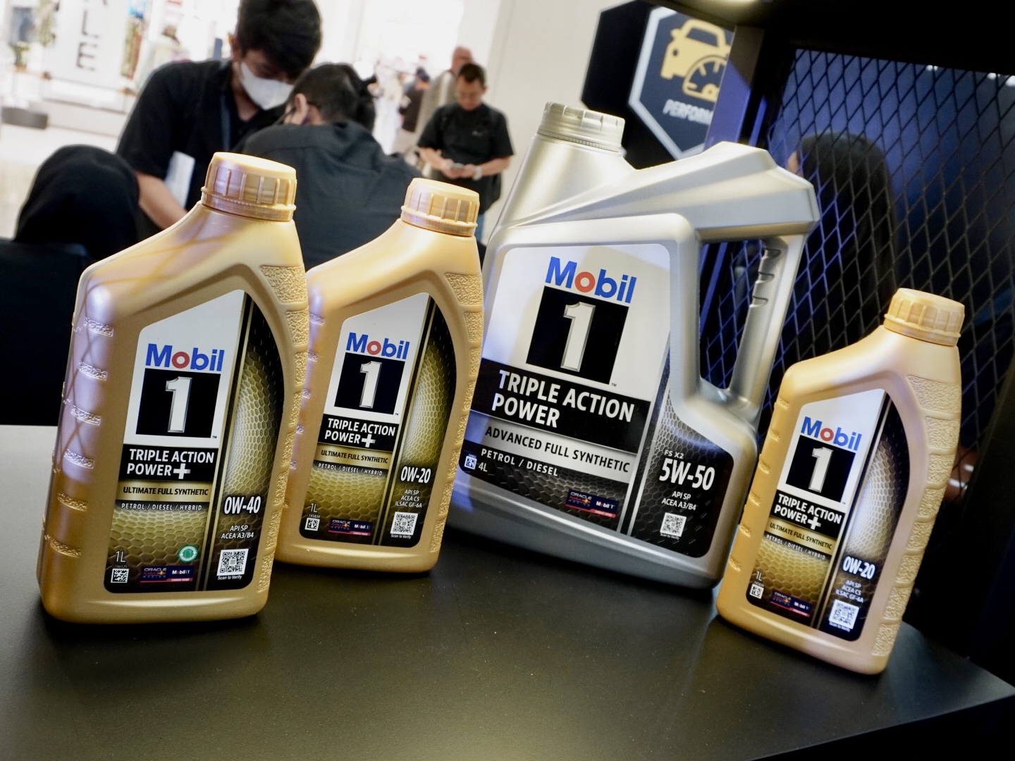 oli mobil, pelumas mobil, PT ExxonMobil Lubricants Indonesia, Mobil Lubricants, PT EMLI, Mobil Lubricants Tutup Tahun Dengan Bagi Hadiah Smartphone Hingga Paket Liburan Rp 70 Juta