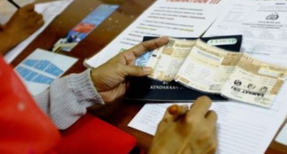 jawa barat, dedi mulyadi, Samsat Soekarno-Hatta Bandung, kepala samsat, Persulit Warga Bayar Pajak, Dedi Mulyadi Nonaktifkan Kepala Samsat dan Periksa Internal