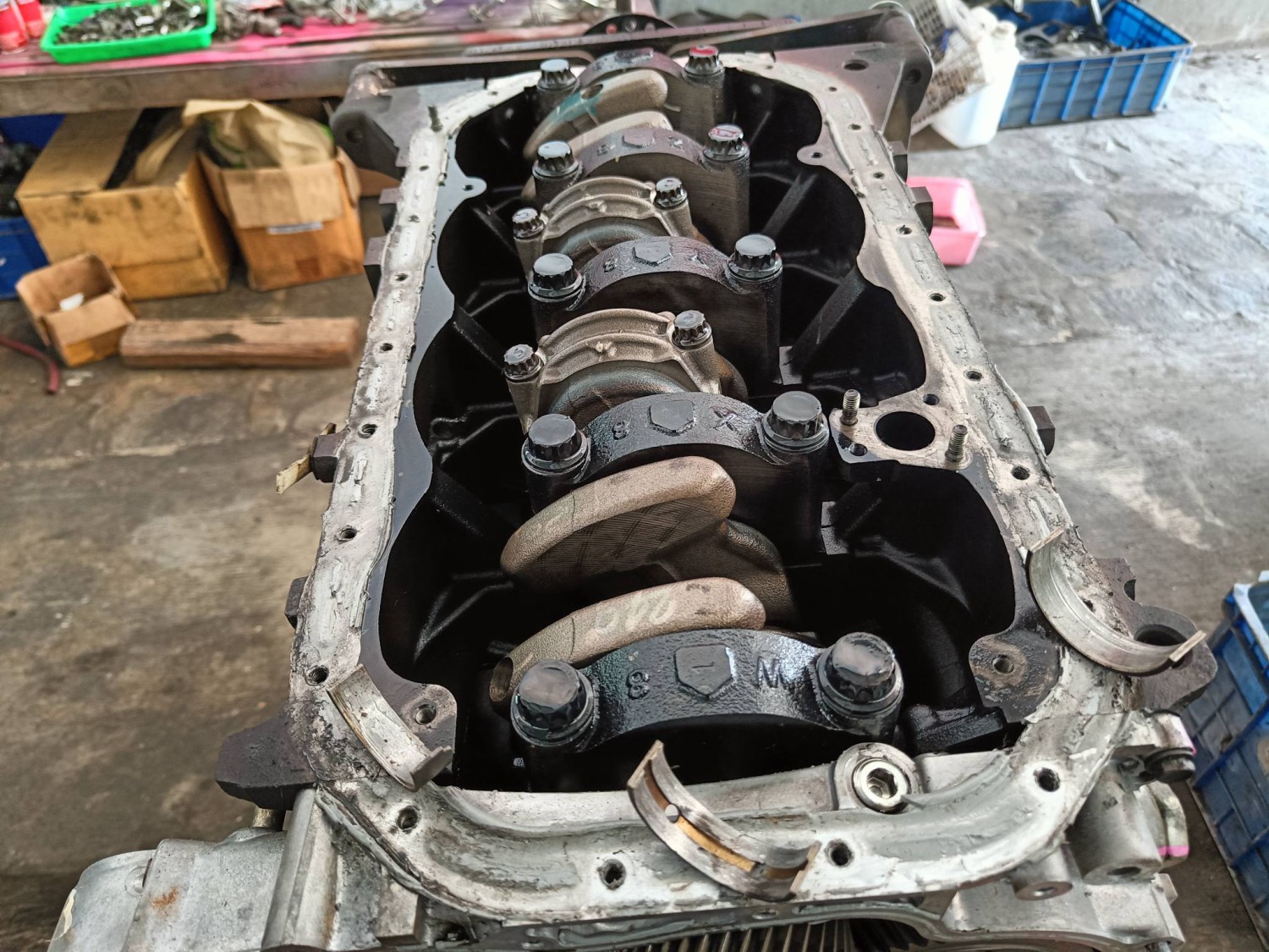 mobil bekas, kruk as, metal duduk, journal bearing, bagian penting di kruk as, bagian penting di kruk as mobil, kruk as mobil, main bearing, Ternyata Hal Sepele Ini Bisa Merusak Bagian Penting Di Kruk As Mobil Bekas