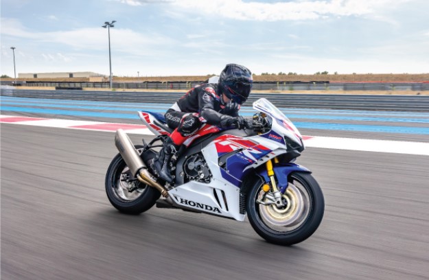 honda, cbr1000rr, CBR1000RR-R, Inilah Honda CBR Paling Kencang, Cuma Pakai Gigi 1 Bisa Lari 181 Km/jam !