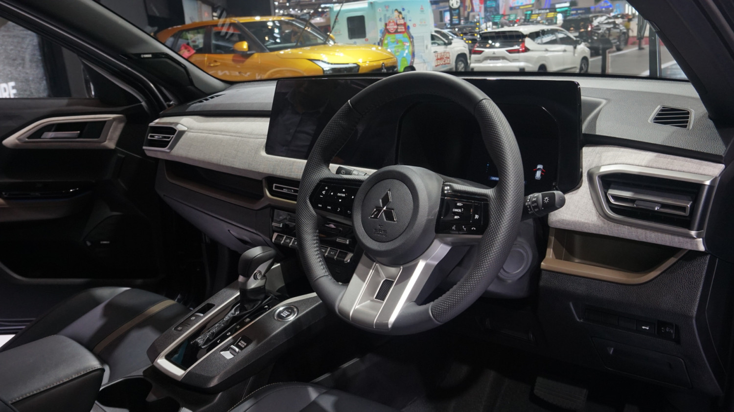 perempuan, mitsubishi, Mitsubishi XForce, Xforce, mobil perempuan, Beragam Fitur Ini Bikin Ladies Betah di Dalam Mitsubishi XForce