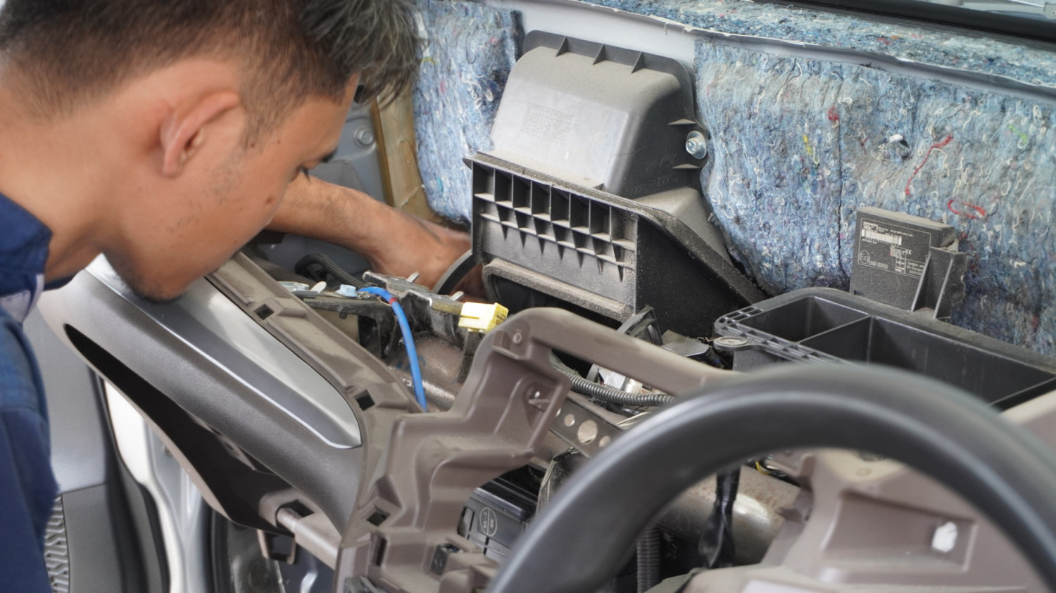mobil, dingin, kotor, freon, kondensor, Ini Penyebab AC Mobil Kurang Dingin Maksimal Saat Siang Terik