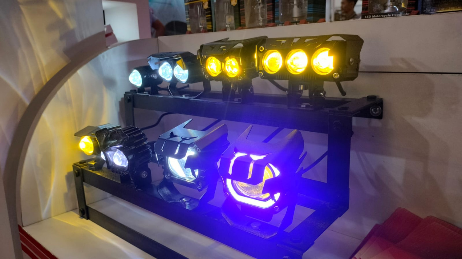 lampu, yamaha xmax, lampu tembak, xmax, XMAX Connected, Pasang Lampu Tembak di XMAX Connected Tidak Bisa Terlalu Besar, Ini Batas Amannya!