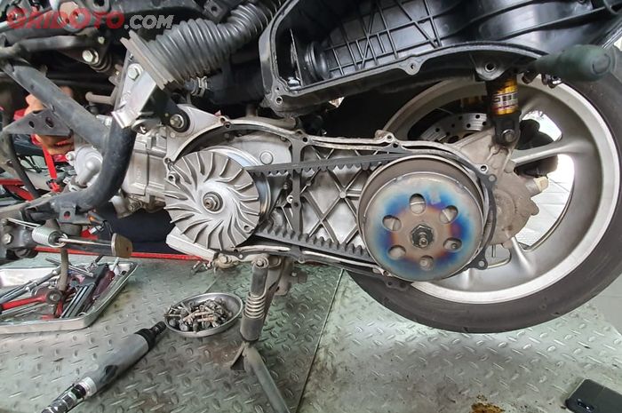 yamaha nmax, biaya servis cvt, motor yamaha nmax, servis CVT, Persiapan Liburan Akhir Tahun Servis CVT Yamaha NMAX, Biayanya Cuma Segini