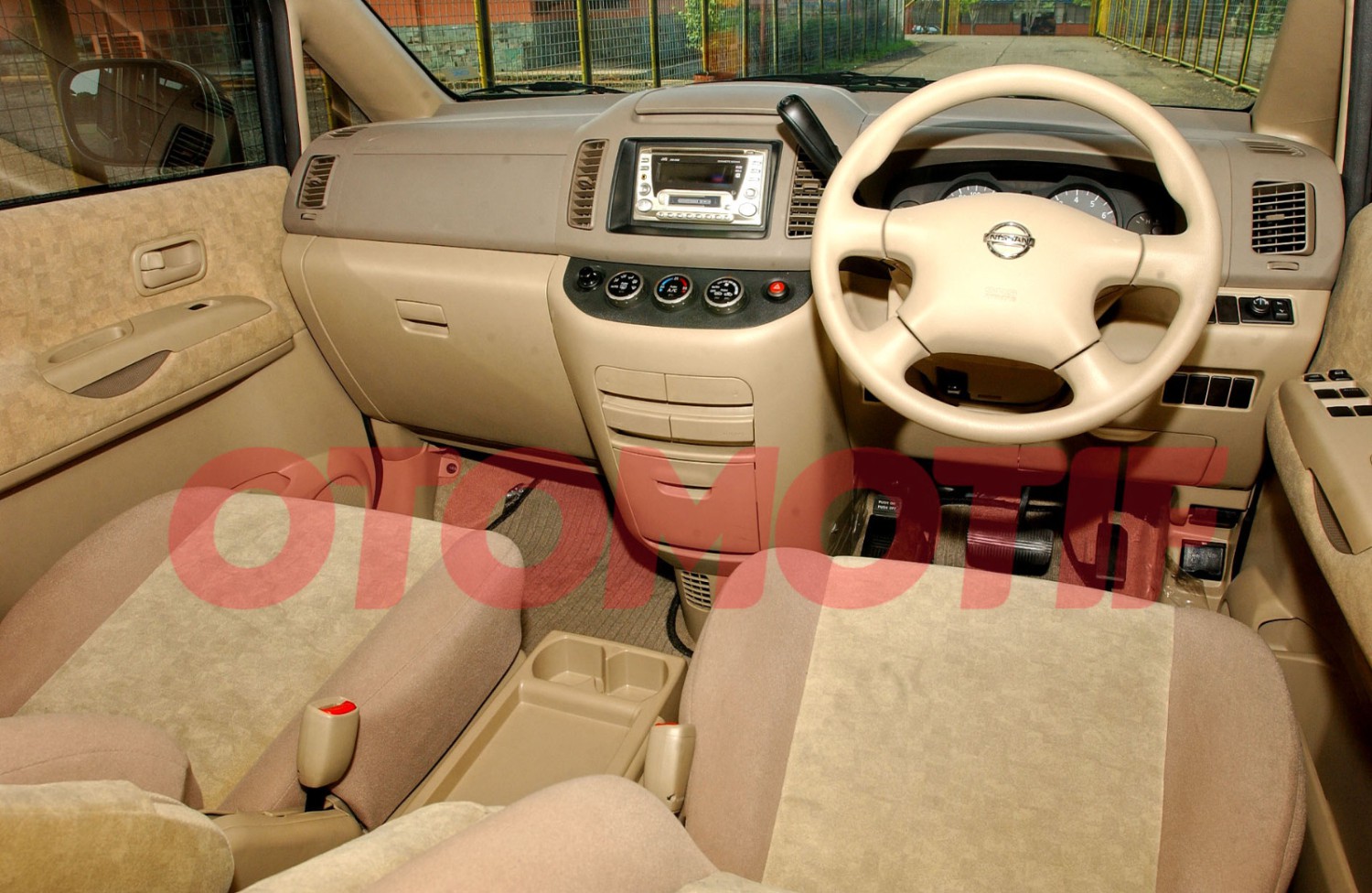 liburan akhir tahun, mobil bekas, mobil bekas 50 juta, Nissan Serena C24, mobil bekas 60 jutaan, mobil bekas nissan serena, mobil bekas  sliding door, Intip Harga Mobil Bekas Nissan Serena 2005 C24, Tipe HWS Murah Banget