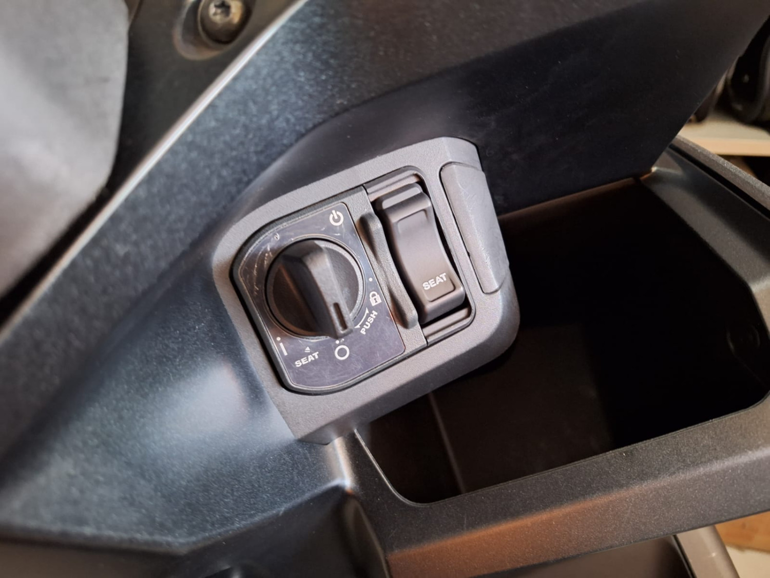 remote, remote keyless, keyless motor, smartkey, remote ketinggalan, Ternyata Motor Masih Bisa Dipakai Saat Remote Keyless Ketinggalan