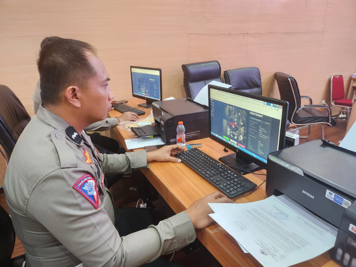 tilang, tilang elektronik, Tilang ETLE, tilang manual, Hasil Tilang 2025, Rekap Hasil Tilang di Jakarta Sepanjang 2025, Mata-mata Elektronik Polisi Paling Kerja Keras