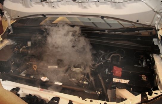 mobil bekas, mesin overheat, penyebab mesin overheat, mesin mobil overheat, penyebab mesin mobil overheat, Jarang Yang Tahu, Hal Sepele Ini Bisa Bikin Mesin Mobil Bekas Overheat