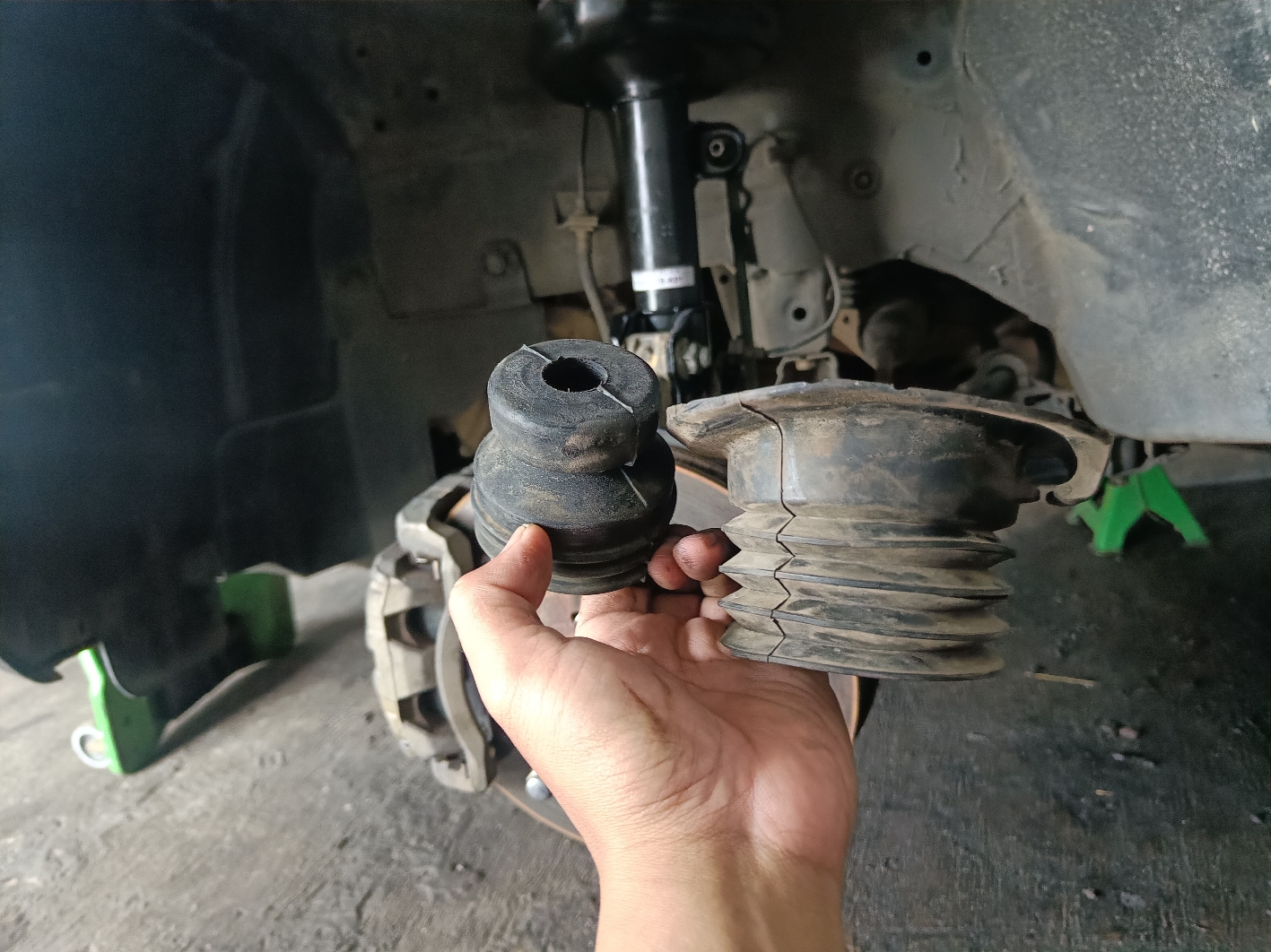 suspensi, Kaki-kaki, sokbreker, karet boot, Karet Boot Suspensi Jebol Bikin Sokbreker Cepat Rusak, Ini Faktanya