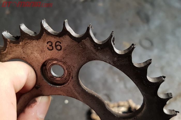 rantai motor, rantai, motor bekas, ciri rantai motor harus diganti, ciri rantai harus diganti, Jangan Tunggu Putus, Ini Ciri-ciri Rantai Motor Bekas Harus Diganti