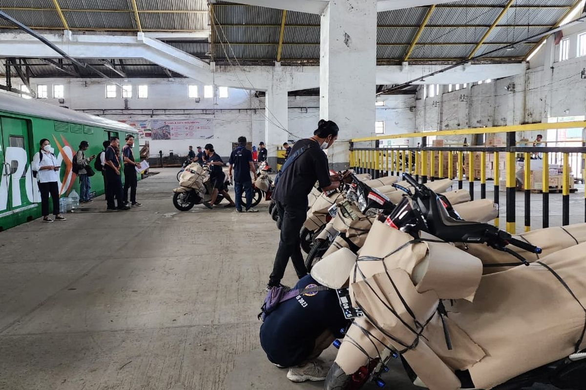 liburan akhir tahun, angkutan motor gratis, Motis 2025, Motis KAI, Catat Tanggal Pendaftarannya, KAI Buka Angkut Motor Gratis di Libur Akhir Tahun Nataru
