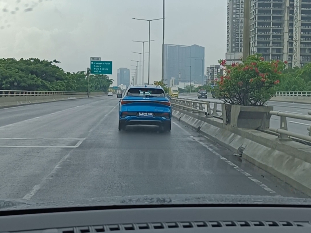 jalan tol, lane hogger, Lajur Kanan Jalan Tol, Tilang Lane Hogger, Wewenang Polisi Jalan Tol, Ini yang Terjadi Saat Polisi Ketemu Lane Hogger di Jalan Tol, Bisa Ditilang?