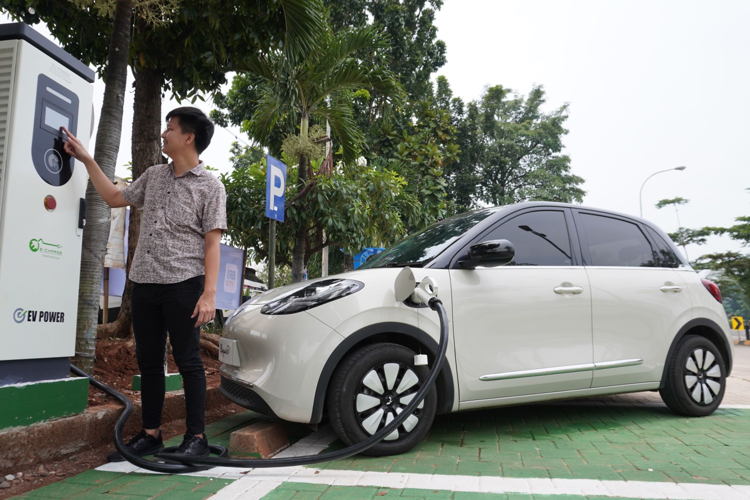 baterai, mobil listrik, Battery Health, Herwheels, Ladies Begini Cara Mencegah Battery Health Mobil Listrik Cepat Menurun