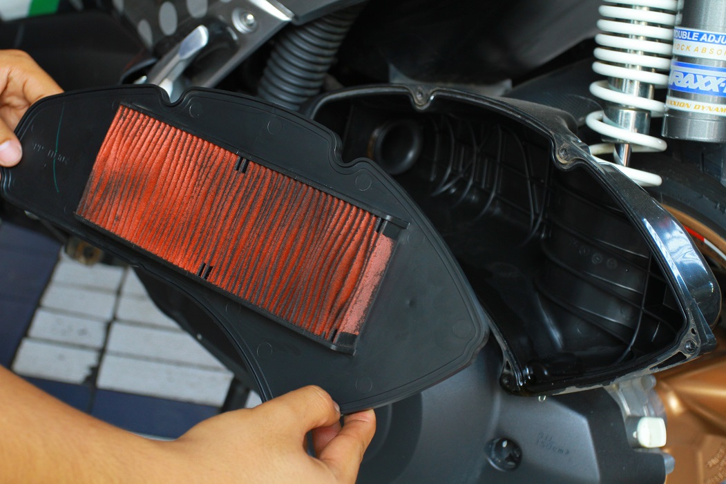 filter udara, filter, motor bekas, filter udara motor, penyebab umur filter udara pendek, penyebab umur filter udara motor pendek, Harus Tahu, Hal Sepele Ini Bikin Pendek Usia Pakai Filter Udara Di Motor Bekas
