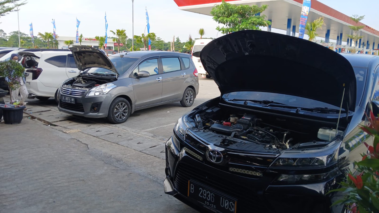 mudik lebaran, rest area, mesin overheat, Rest Area Jalan Tol, Buka Kap Mesin, Ingat, Enggak Perlu Buka Kap Mesin Segala Saat Istirahat di Rest Area