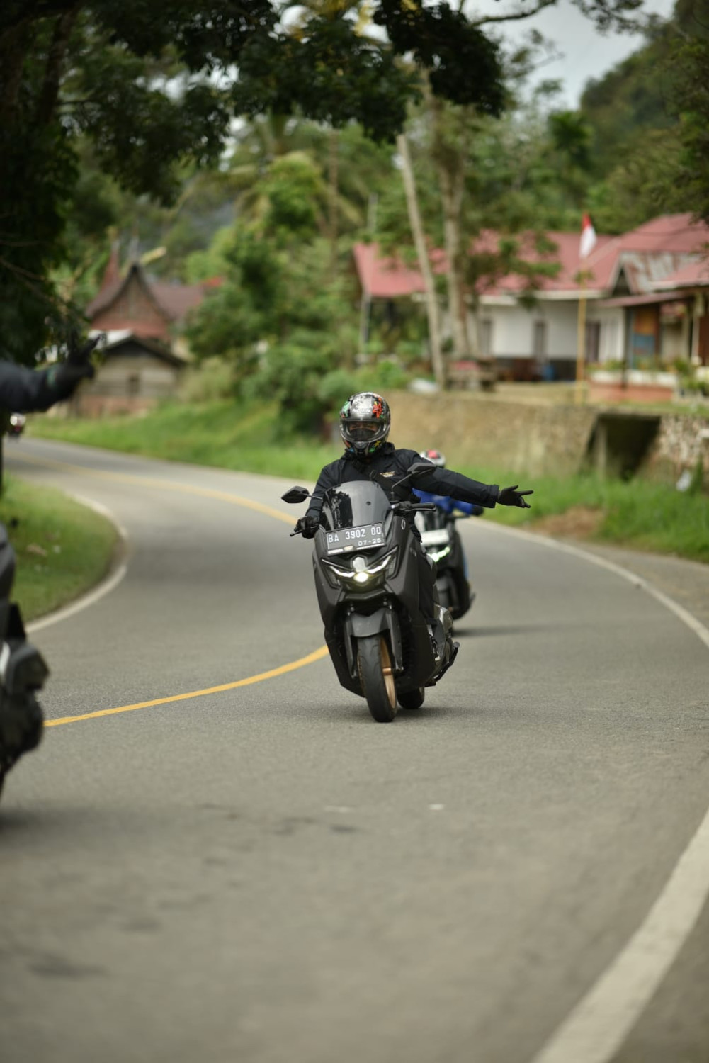rem blong, NMAX Turbo, Aerox turbo, Y-SHIFT, Bisa Bantu Ngerem! Ini Cara Pakai Y-Shift NMAX dan Aerox Turbo di Pegunungan