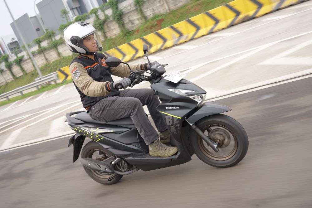 oli mesin, motor matic, oli mesin all new honda beat, risiko kelebihan isi oli mesin, motor matic all new beat, motor matic all new honda beat, Kapasitas Oli Mesin Motor Matic All New Honda BeAT Cuma 650 Ml, Ini Dampaknya Bila Kelebihan