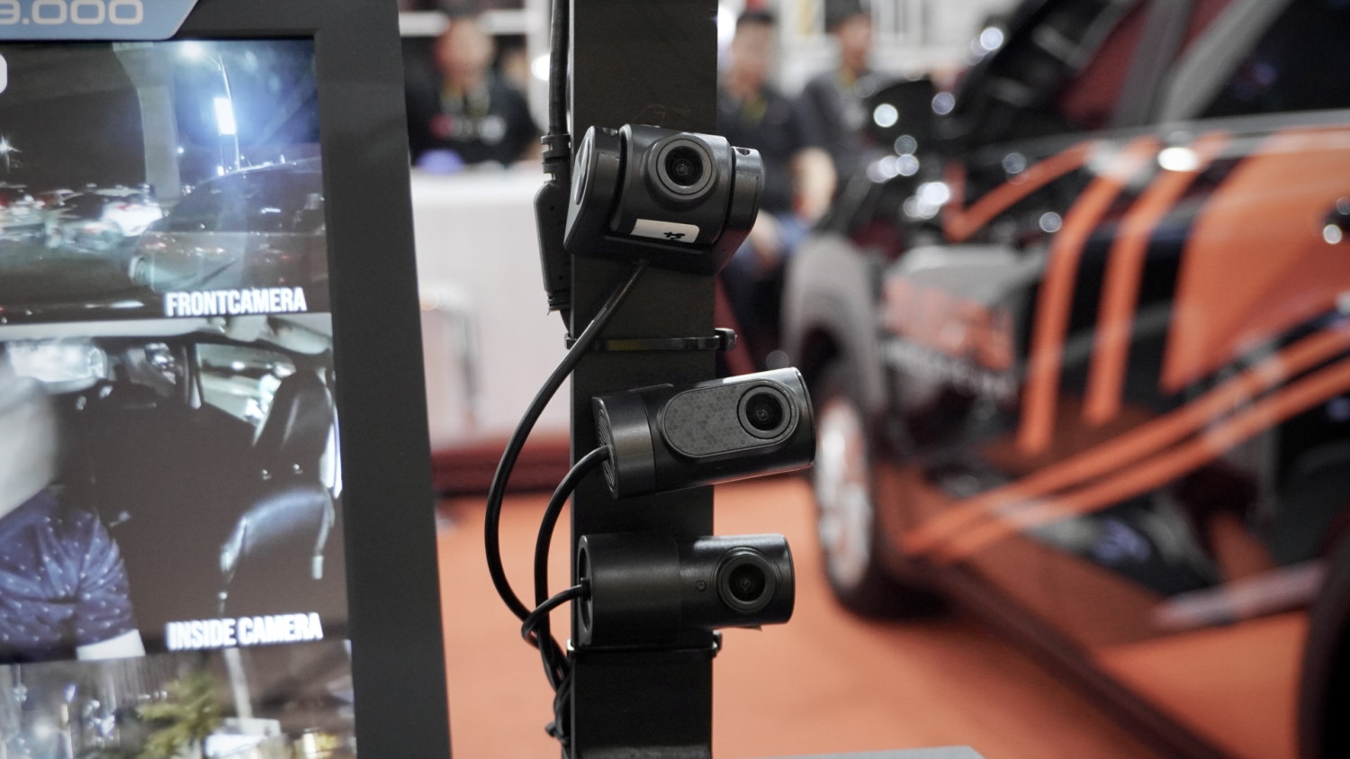 dashcam, mobiletech, Dashcam Mobil, cara pasang dashcam, Tanpa Potong Kabel, Begini Cara Pasang Dashcam yang Aman di Mobil