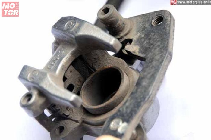 motor bekas, rem motor, penyebab rem motor bunyi, penyebab rem bunyi, penyebab rem motor getar, penyebab rem getar, Persiapan Turing Jauh, Ini Penyebab Rem Motor Bekas Bunyi Dan Getar Saat Digunakan
