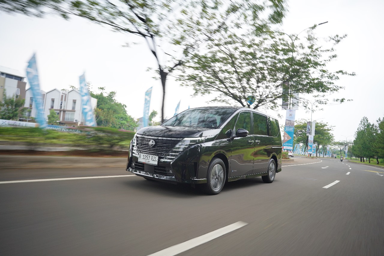 mobil baru, toyota voxy, Nissan Serena e-Power, Honda Step WGN e:HEV, Darion PHEV, Ini Perbandingan Harga Darion PHEV, Nissan Serena, Toyota Voxy dan Honda Step WGN