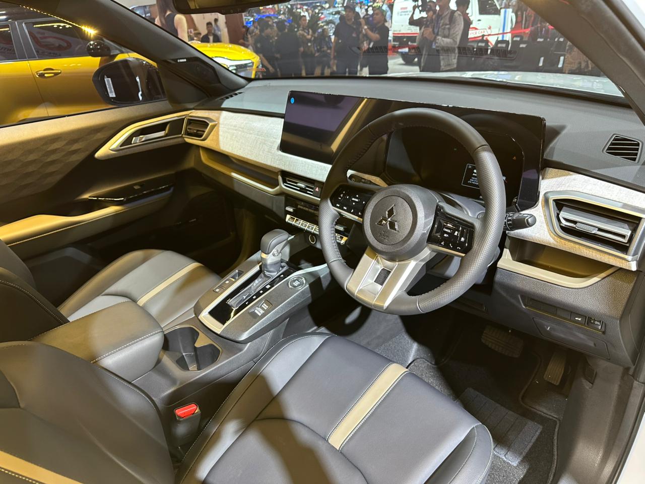 compact suv, Mitsubishi Motors Krama Yudha Sales Indonesia (MMKSI), Mitsubishi XForce, fitur mitsubishi xforce, Bikin Hidup Lebih Mudah, Mitsubishi Xforce Punya Sederet Fitur Anti Repot
