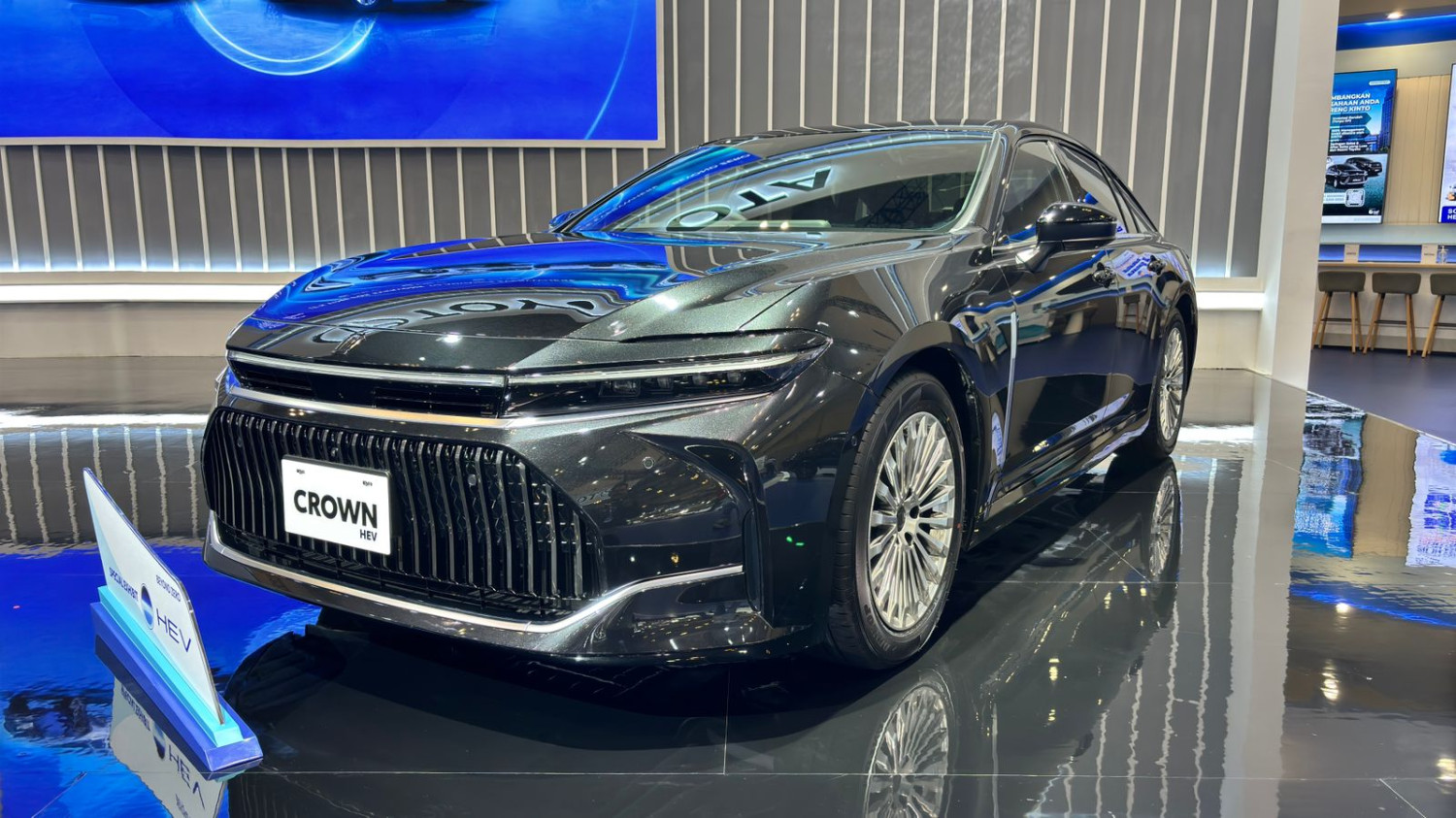 toyota, mobil baru, toyota crown, kursi kantor, Toyota Boshoku, Mantap Juga, Toyota Boshoku Buat Toyota Crown Hadir Di Kantor Kamu